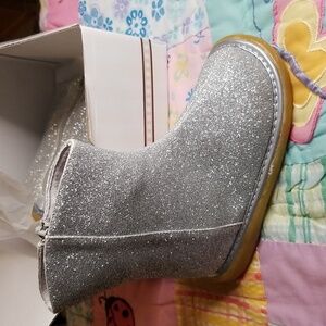 New WeeSqueak Glittery Silver Kids Boots W/Removable squeakers. Size 11